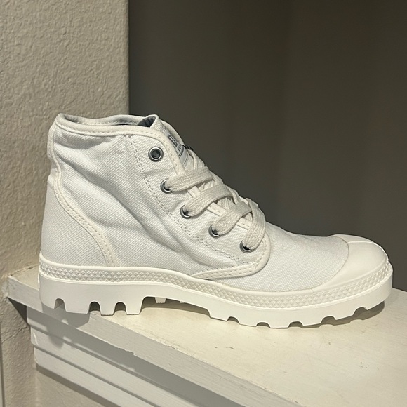 Palladium Pampa Hi Women Boots Canvas Star White 92352116M Sz 6.5 FAST SHIPPING - Picture 5 of 10